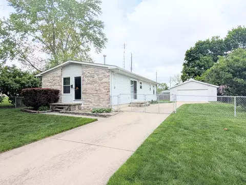 5418 Don Shenk Dr, Swartz Creek, MI 48473