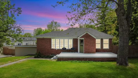 29435 Munger Dr, Livonia, MI 48154