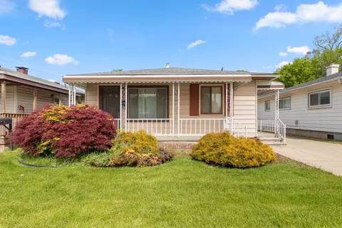 6817 Syracuse St, Taylor, MI 48180