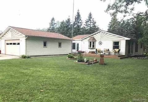 2995 E Lansing Rd, Shiawassee, MI 48414