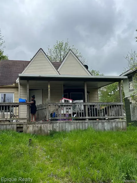 2437 Zimmerman St, Flint, MI 48503