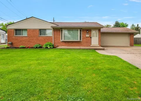 19147 Osmus St, Livonia, MI 48152