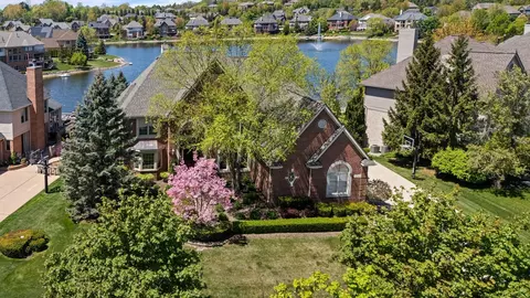 18503 Clairmont Cir E, Northville, MI 48168