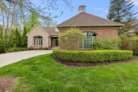 4735 Oakhurst Ridge Rd, Independence, MI 48348