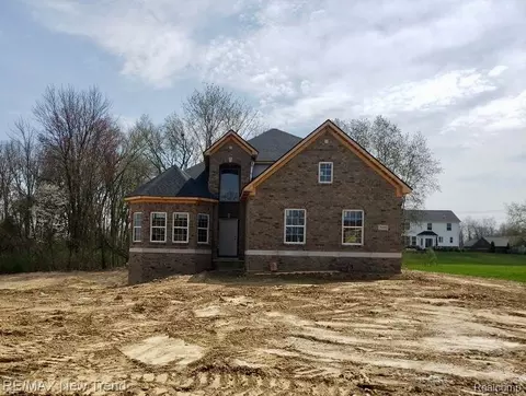2080 Crested Butte Dr, White Lake, MI 48383