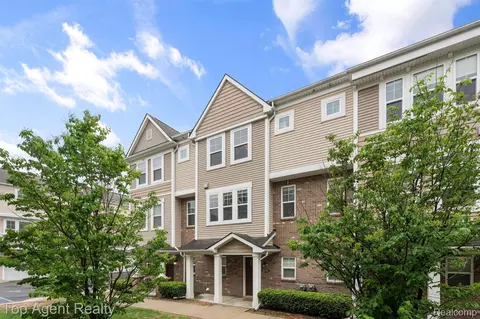 1071 N Sherman Dr #B, Royal Oak, MI 48067