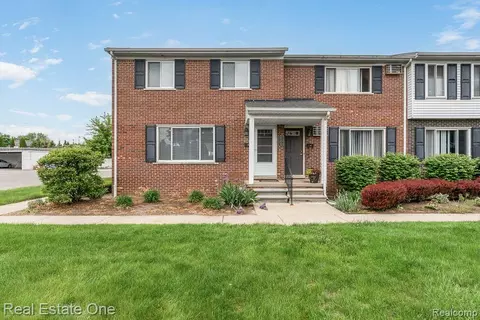 1127 Tienken Crt Ct, Rochester Hills, MI 48306