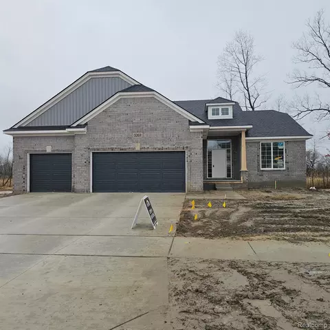 50009 Mustang Dr, Macomb, MI 48042