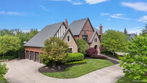 47690 Florence Dr, Northville, MI 48167