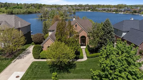 17421 Parkshore Dr, Northville, MI 48168