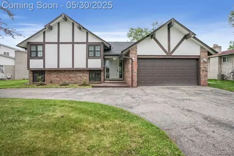 29290 Prestwick St, Southfield, MI 48076