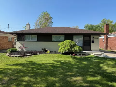 22824 Recreation St, Saint Clair Shores, MI 48082