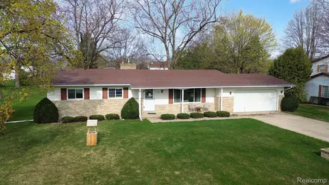 11365 Runnells Dr, Vienna, MI 48420