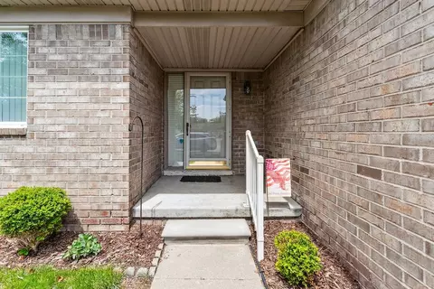 41446 Redmond, Clinton Township, MI 48038