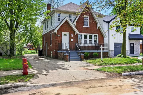 18036 Elizabeth St, Roseville, MI 48066