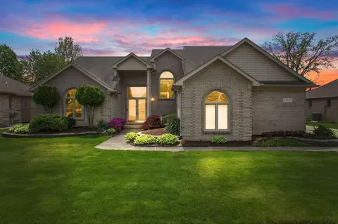 19080 Calypso Dr, Macomb, MI 48044