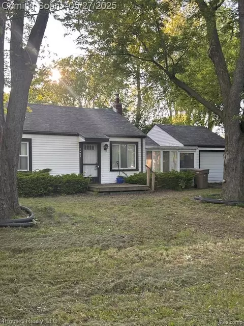 1461 Stirling Ave, Pontiac, MI 48340