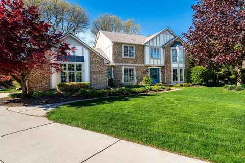 46603 Greenridge Dr, Northville, MI 48167