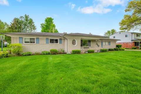 6534 Donnybrook Dr, Shelby Township, MI 48316