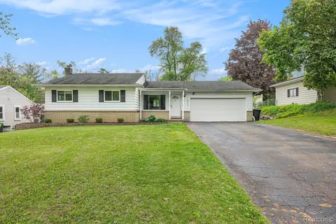 1594 Marylestone Dr, West Bloomfield, MI 48324