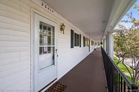 23414 Middlebelt Rd, Farmington Hills, MI 48336