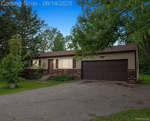 43667 Dequindre Rd, Troy, MI 48085