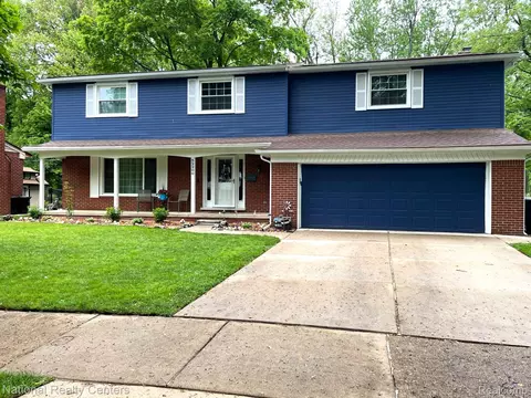 32200 Allen St, Livonia, MI 48154