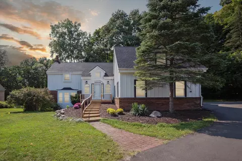 38996 Holsworth Crt Ct, Farmington Hills, MI 48331