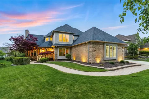 21005 Dundee Dr, Novi, MI 48375