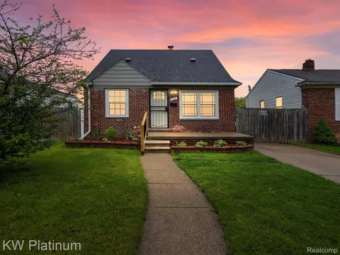 6108 Piedmont St, Detroit, MI 48228