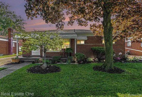 23800 Panama Ave, Warren, MI 48091