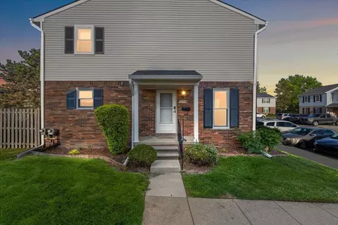 37349 Charter Oaks Blvd, Clinton Township, MI 48036