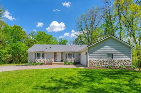3151 Old Plank Rd, Milford, MI 48381