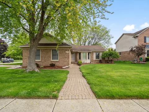 46710 Gadwall Dr, Macomb, MI 48044
