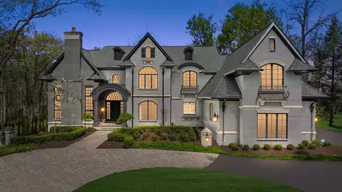 1881 Heron Ridge Dr, Bloomfield Hills, MI 48302