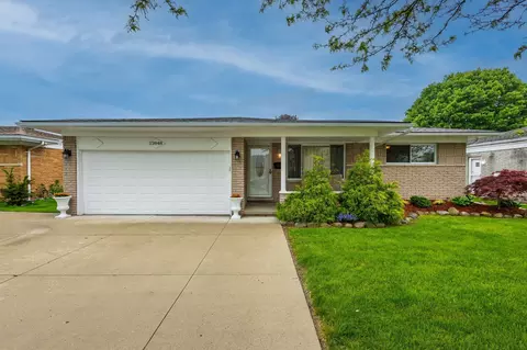 12848 E 14 Mile Rd, Warren, MI 48088