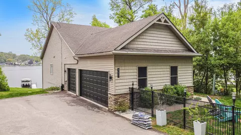 8003 Grand River Rd, Brighton, MI 48114