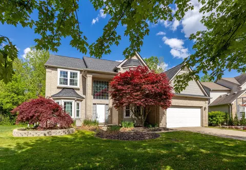 27207 Winterset Cir, Farmington Hills, MI 48334