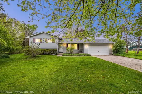 6045 Turner Rd, Flushing, MI 48433