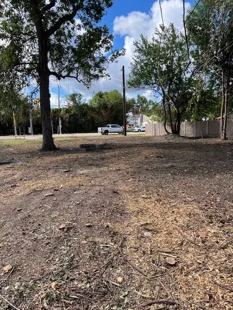 27037 Aberdeen St, Southfield, MI 48076