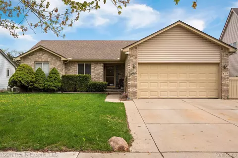 47697 Barclay Crt Ct, Shelby Township, MI 48317