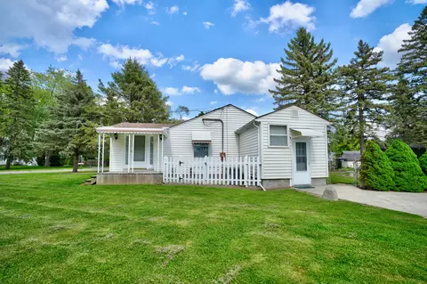 6154 Roberta St, Burton, MI 48509