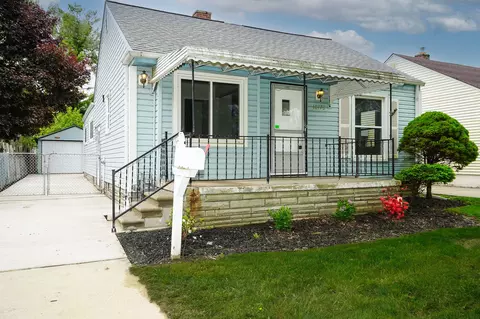 18778 Woodland St, Harper Woods, MI 48225