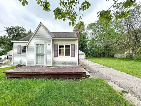 2960 Henry St, Flint, MI 48506