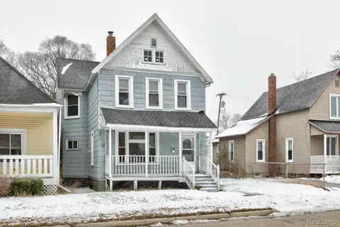 1519 Oak St, Port Huron, MI 48060