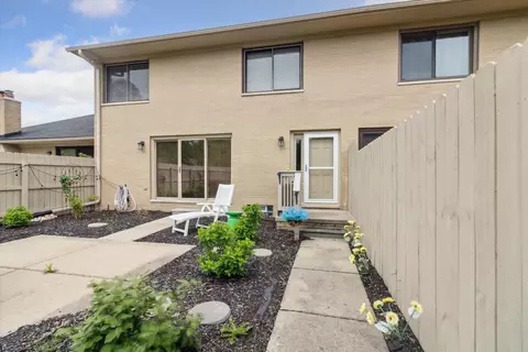42200 Edward Dr, Clinton Township, MI 48038