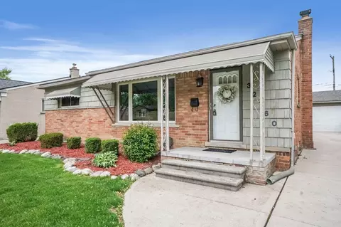 32760 Merritt Dr, Westland, MI 48185