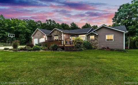 5856 Peck Rd, Burlington, MI 48416