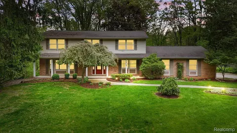 1558 Sylvan Glen Rd, Meridian, MI 48864