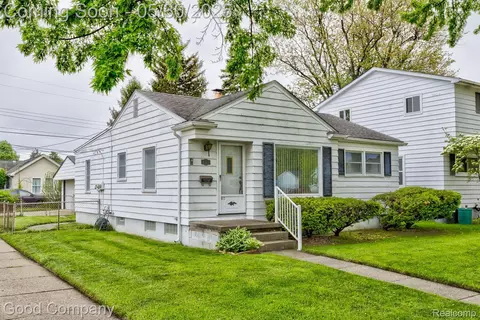 405 Charlevoix St, Clawson, MI 48017